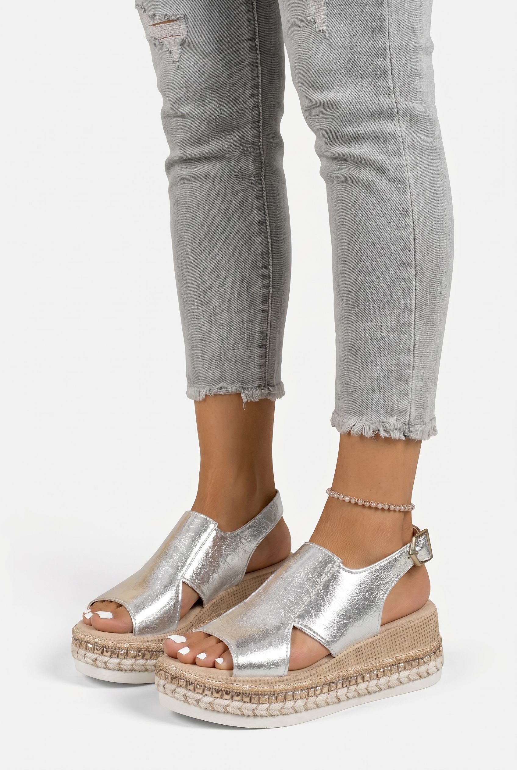 Marielle Sienna Silver - On Foot Studio Shot