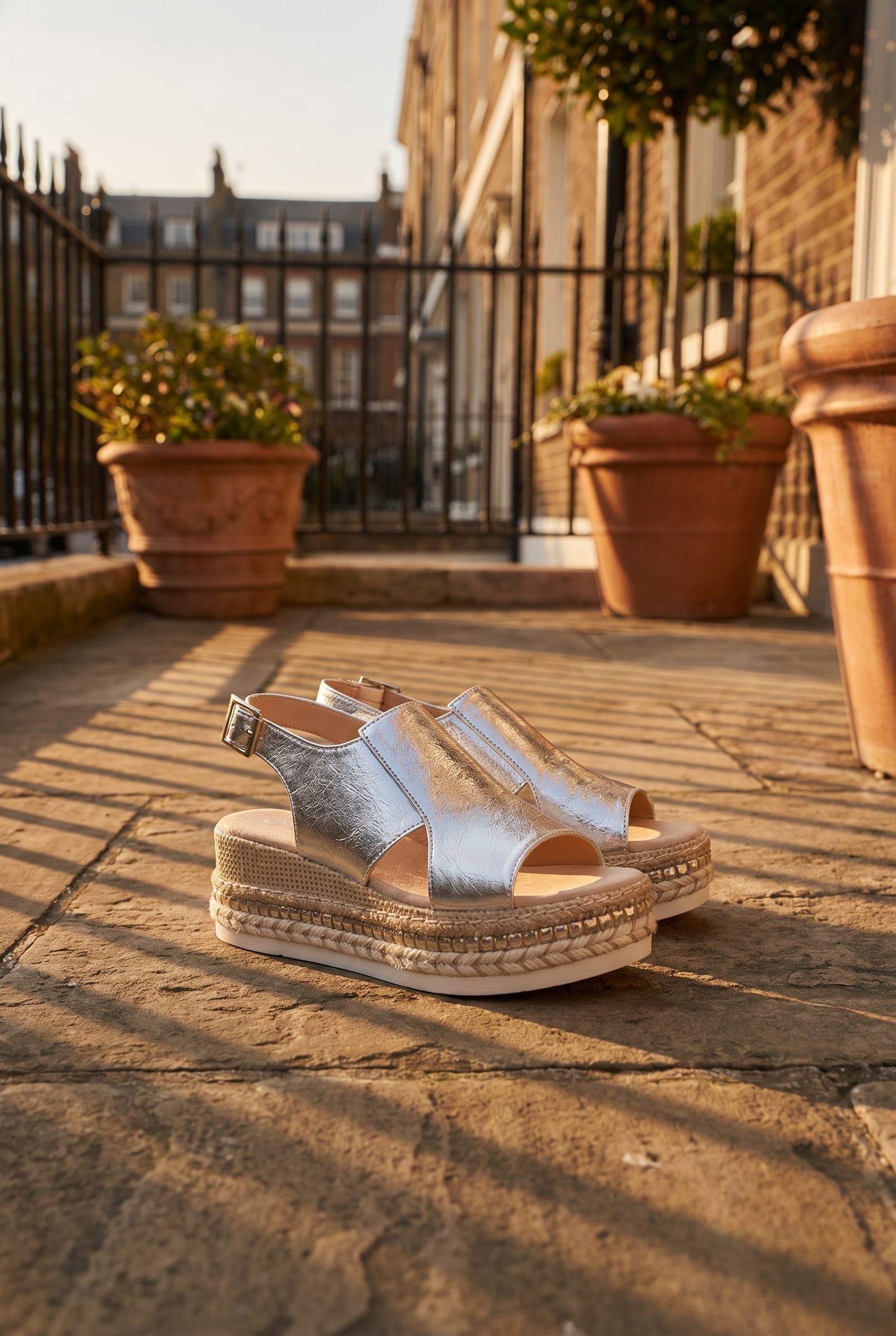 Marielle Sienna Silver - Lifestyle Setting